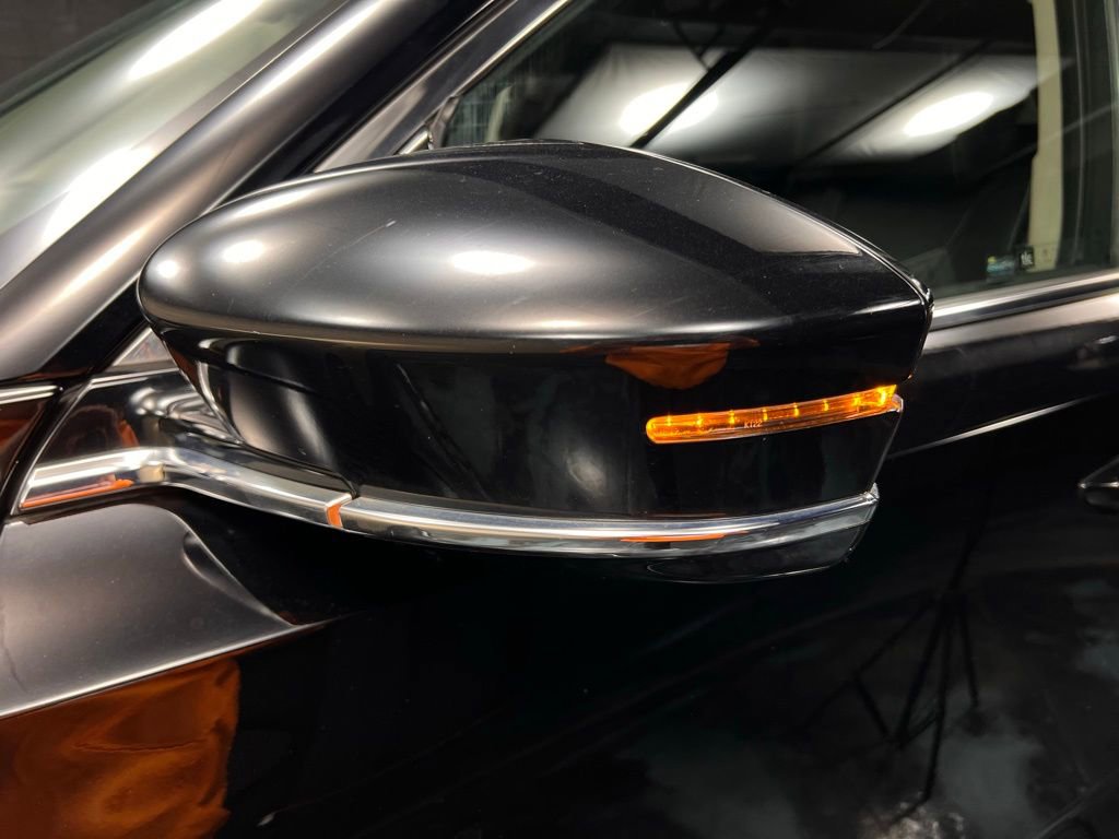 Used 2023 Acura MDX SH-AWD w/ Technology Package image 29