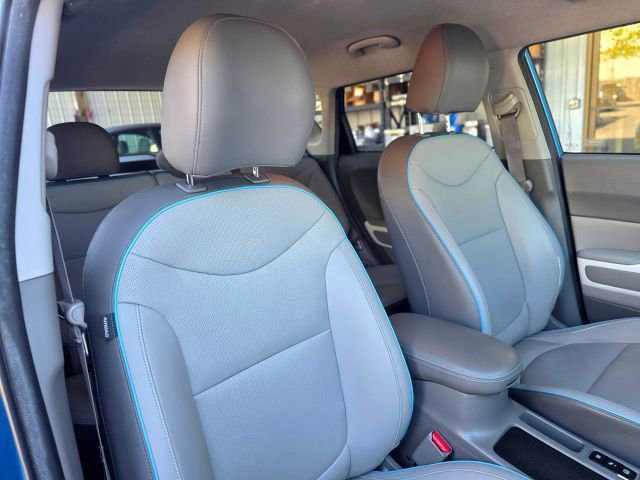 Used 2015 Kia Soul EV + FWD image 31