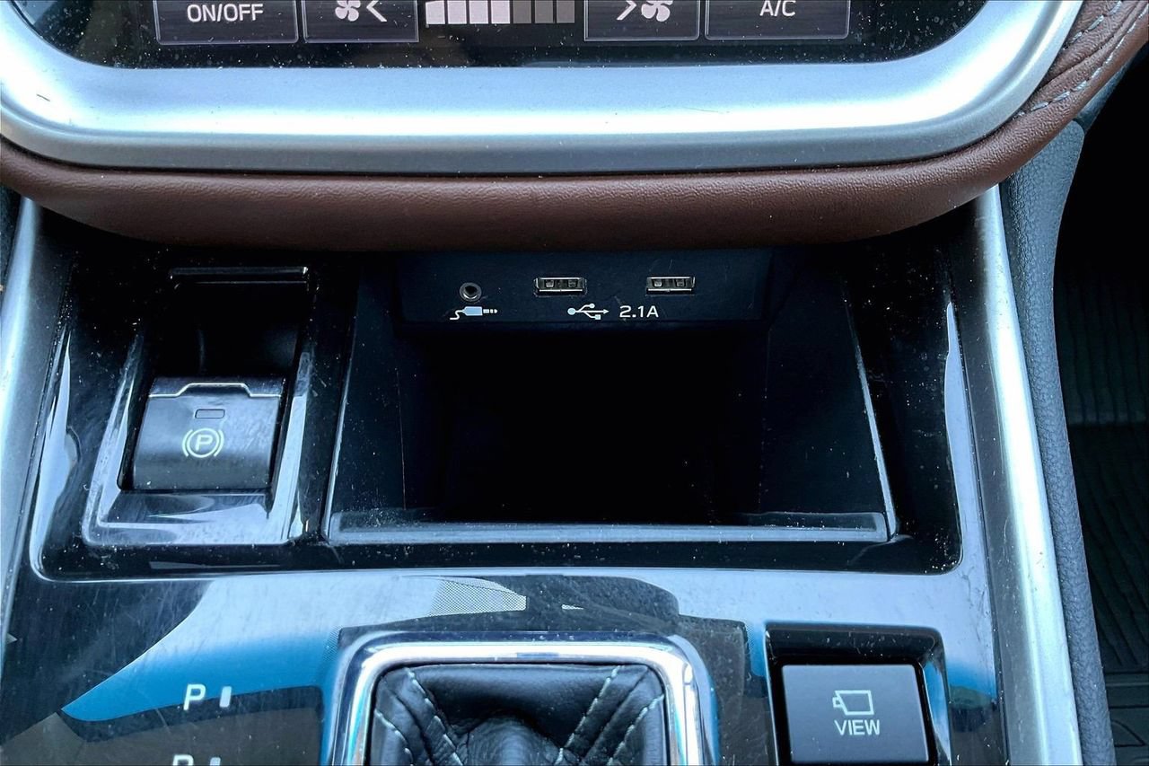 Used 2021 Subaru Outback Touring AWD/4WD image 18