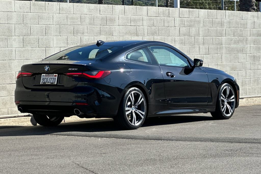 Used 2023 BMW 430i Coupe w/ Premium Package image 7