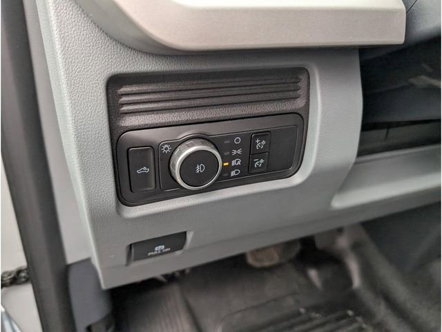 New 2025 Ford F550 4x4 Crew Cab image 17