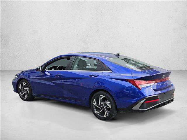 Used 2024 Hyundai Elantra Limited image 7