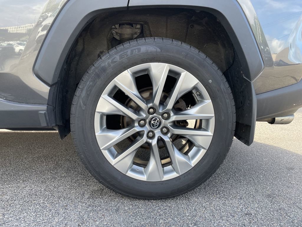 Certified 2019 Toyota RAV4 XLE Premium w/ Cold Weather Package AWD/4WD image 10
