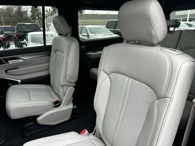 New 2025 Jeep Wagoneer L Series III w/ Quick Order Package 25C Super image 32