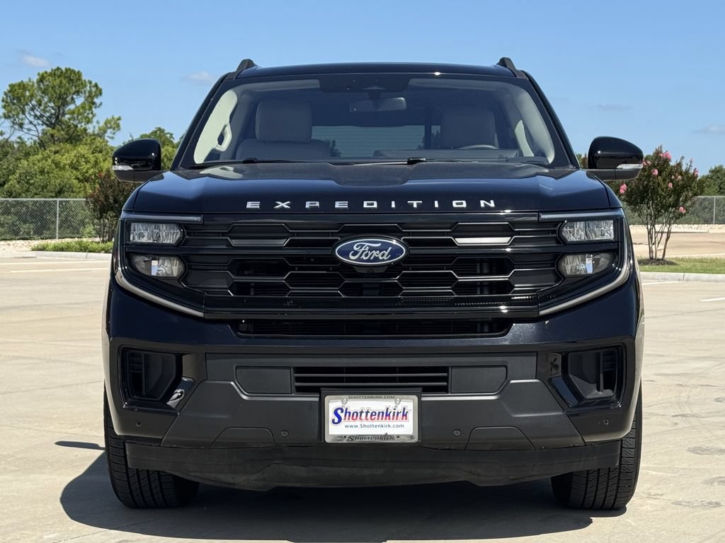 Used 2025 Ford Expedition Max Active RWD image 7