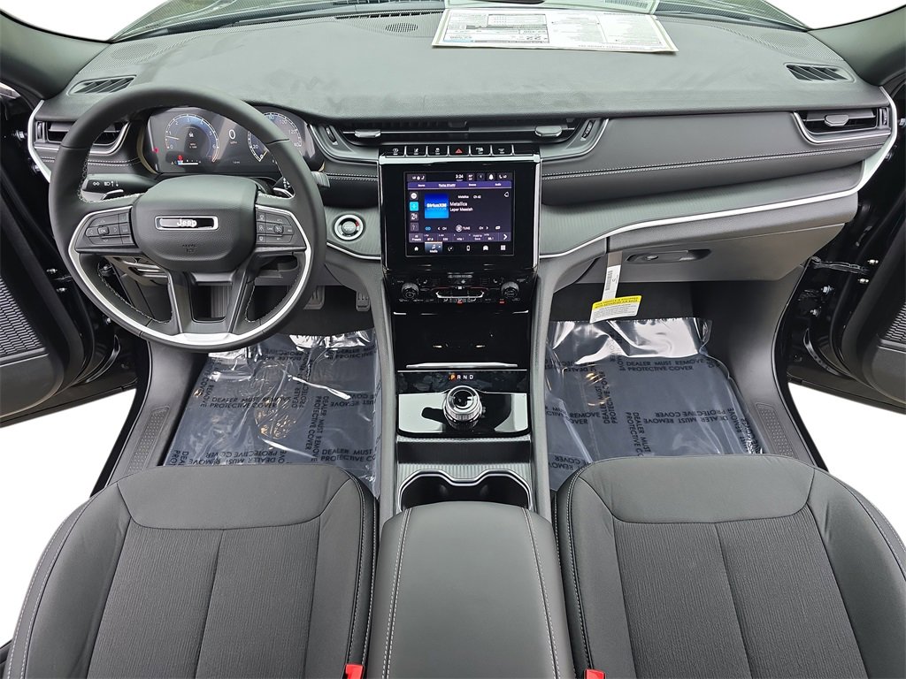 New 2025 Jeep Grand Cherokee Laredo w/ Luxury Tech Group I image 9