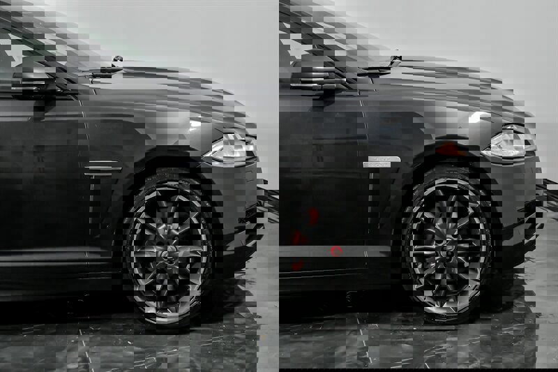 Used 2015 Jaguar XF Portfolio image 13