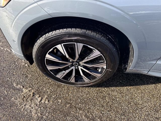 Used 2024 Volvo XC60 B5 Plus image 16