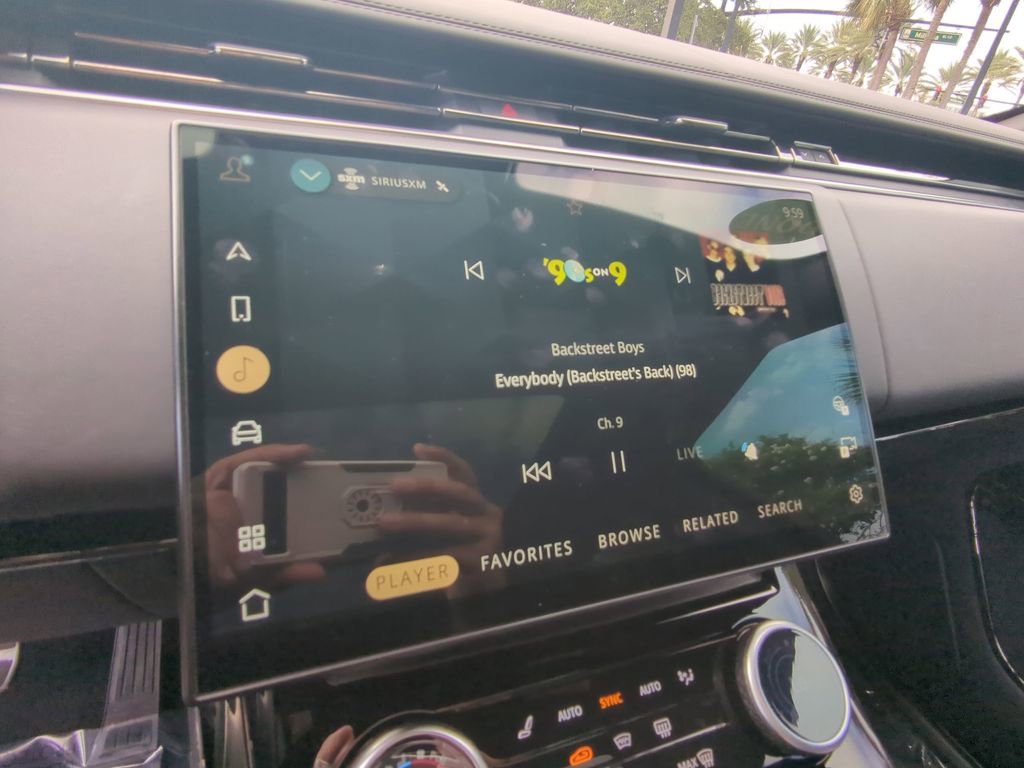 Used 2023 Land Rover Range Rover Sport SE Dynamic image 6