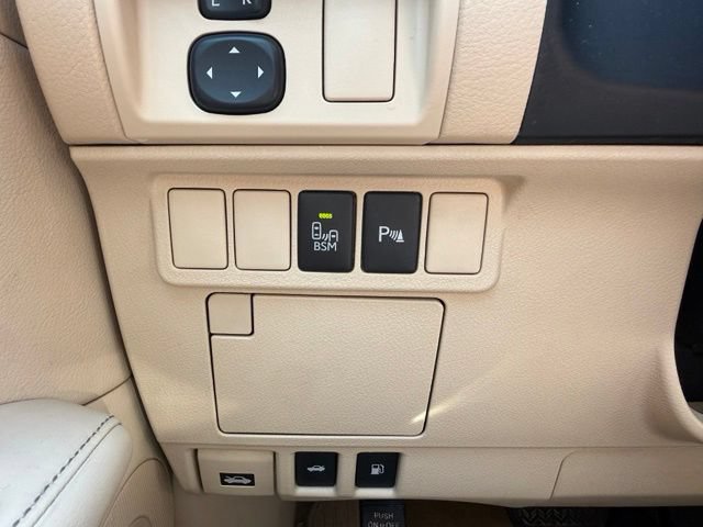 Used 2013 Lexus ES 300h w/ Luxury Pkg FWD image 28