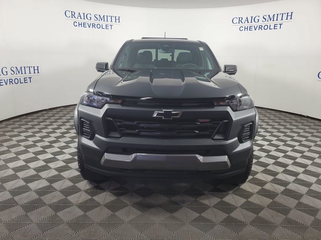 New 2026 Chevrolet Colorado Trail Boss w/ Midnight Edition AWD/4WD image 8