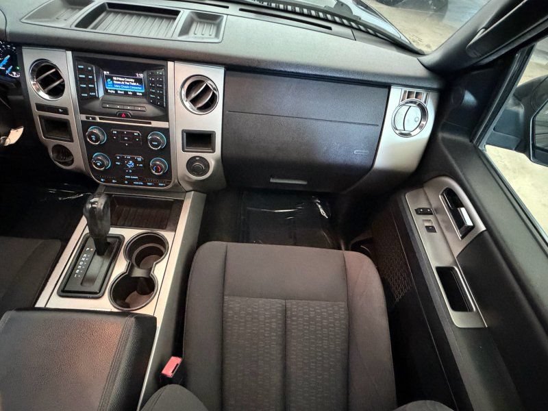 Used 2017 Ford Expedition XLT RWD image 23