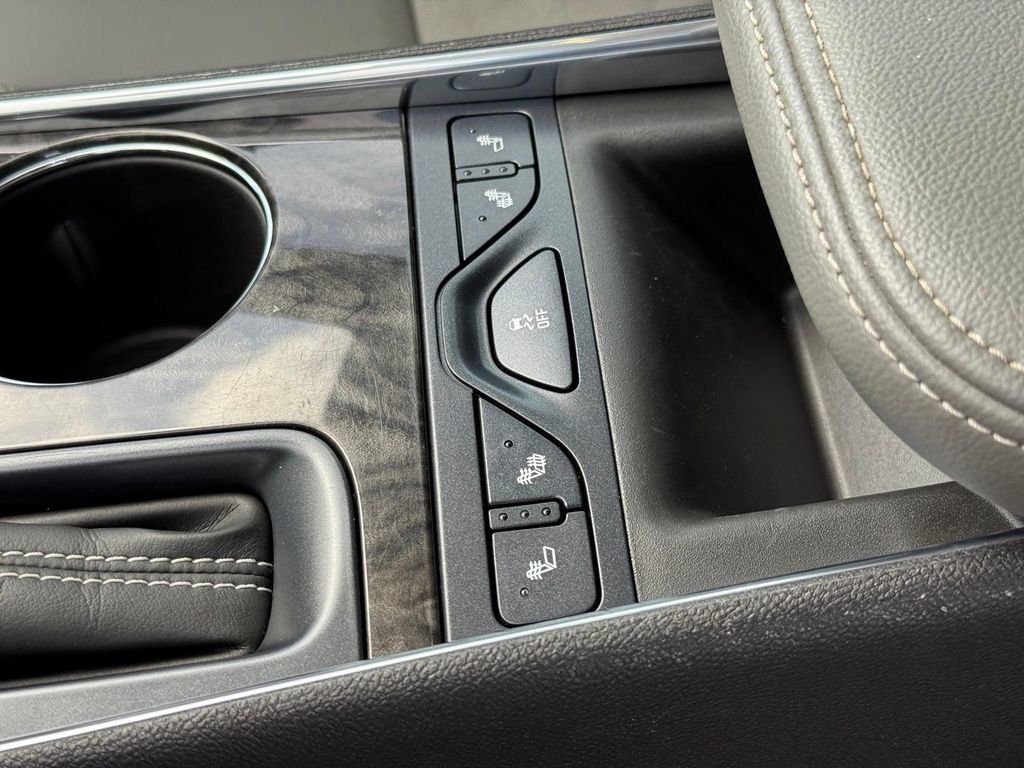 Used 2015 Chevrolet Impala LT FWD image 7