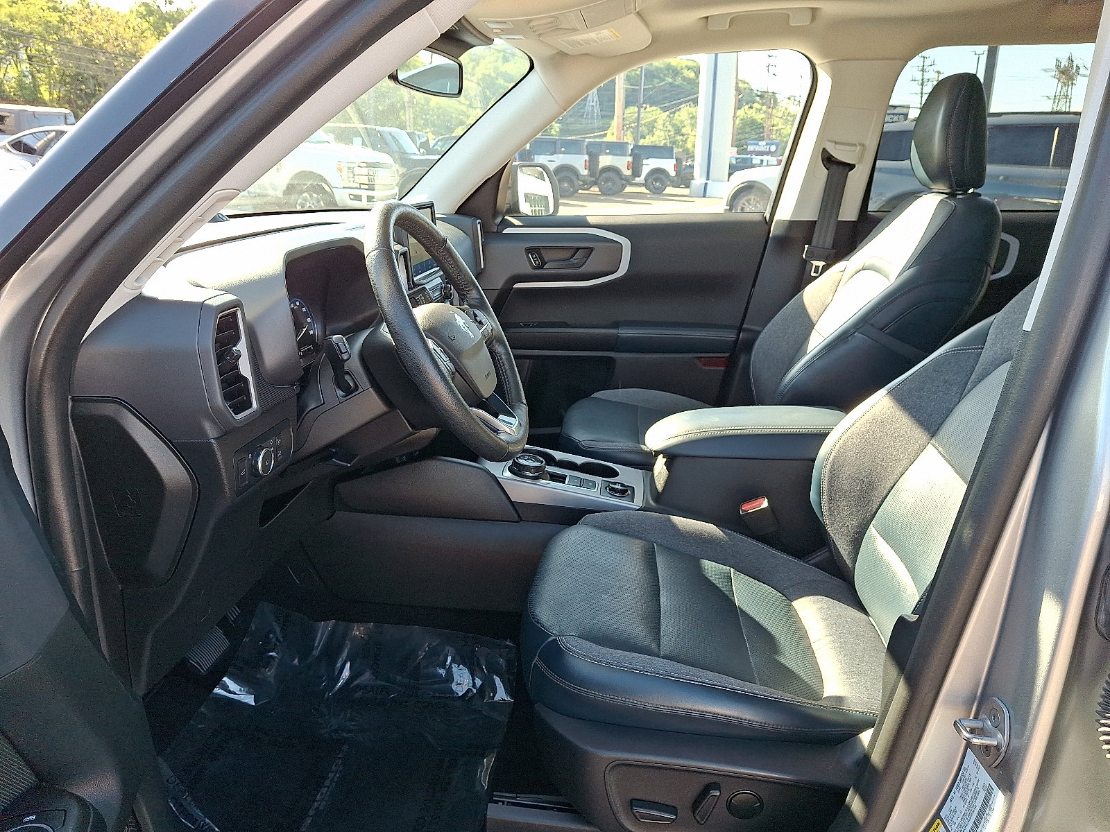 Used 2022 Ford Bronco Sport Outer Banks w/ Tech Package AWD/4WD image 13