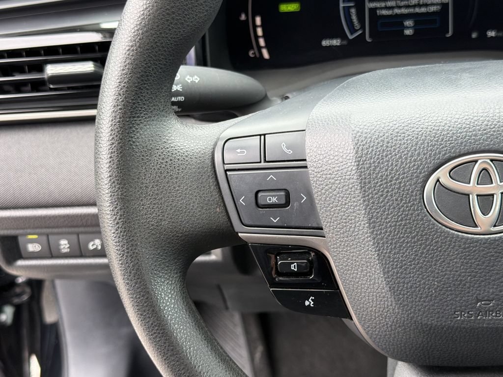 Used 2025 Toyota Camry LE FWD image 24