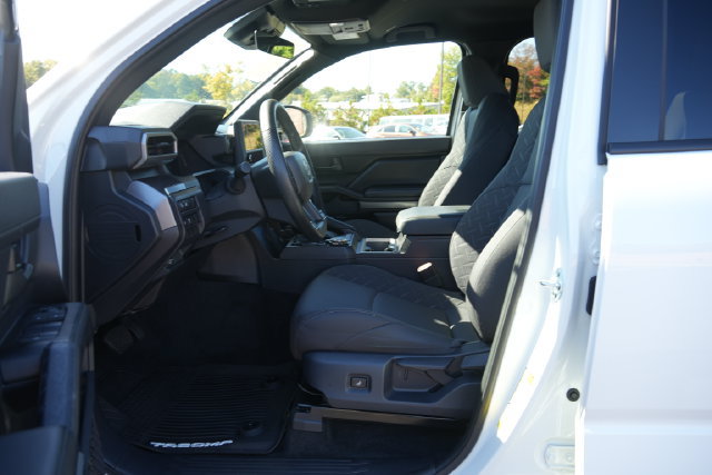 Used 2026 Toyota Tacoma SR5 AWD/4WD image 21