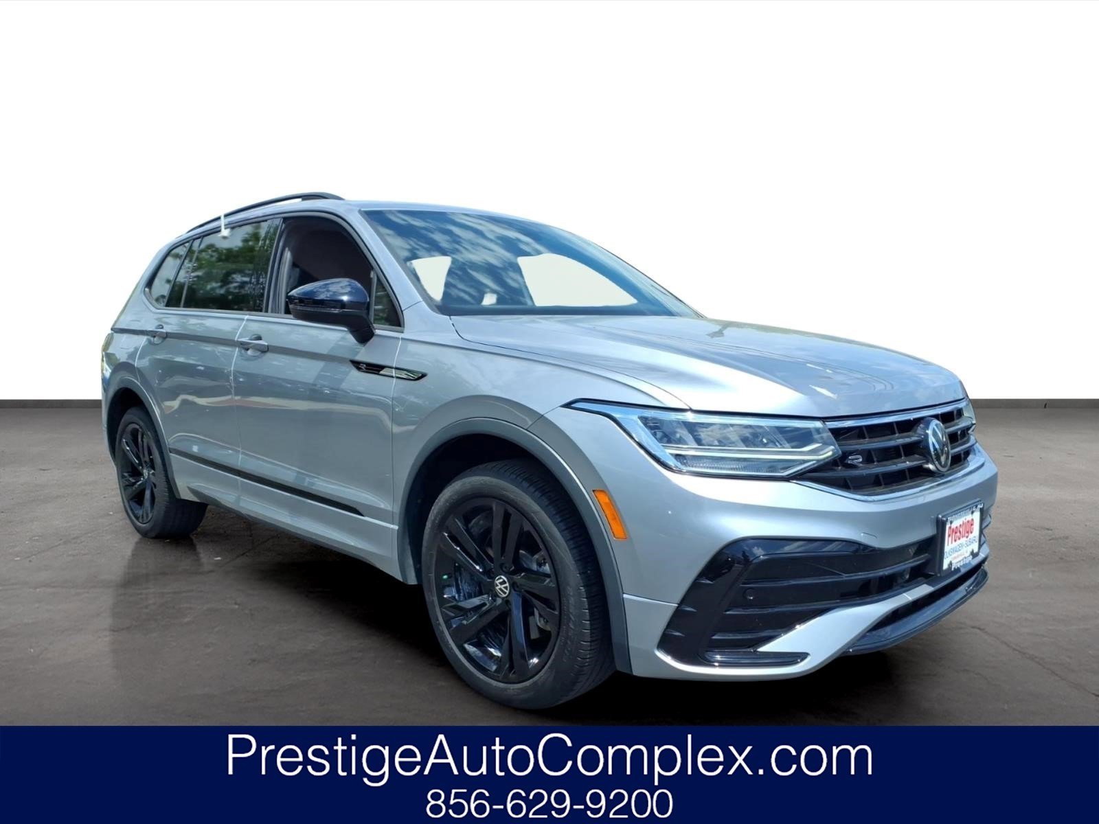 Certified 2023 Volkswagen Tiguan SE R-Line FWD image 1