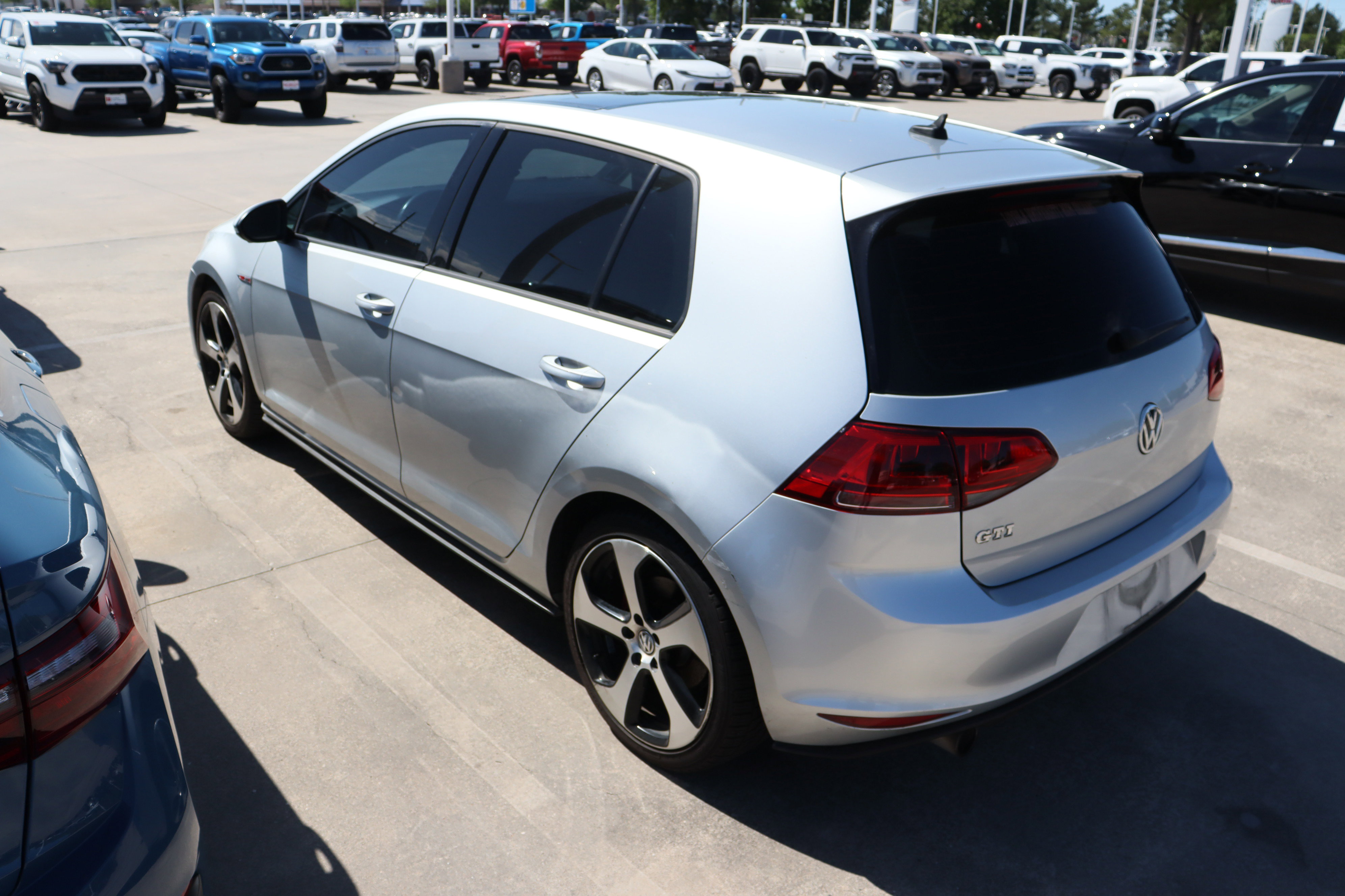 Used 2015 Volkswagen GTI SE w/ Lighting Package (SEL) image 8