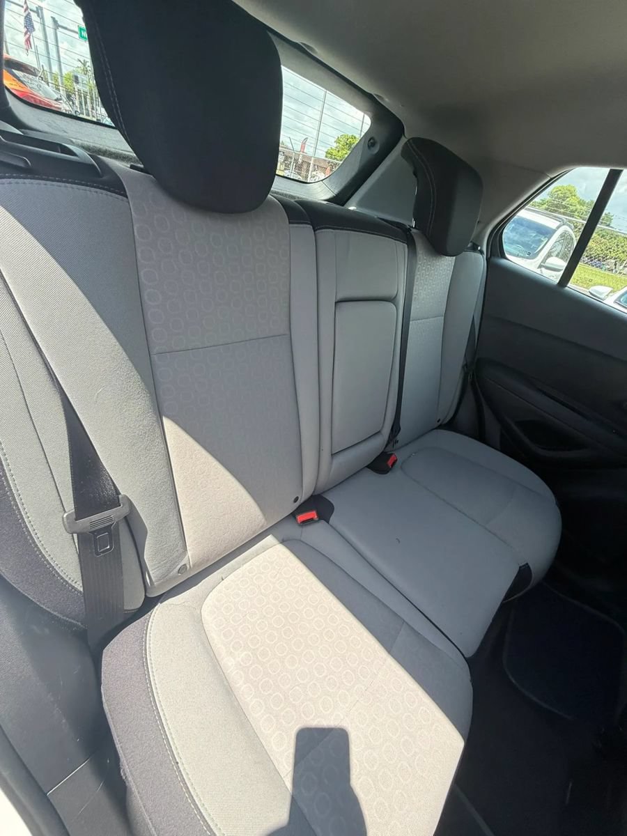 Used 2016 Chevrolet Trax LS FWD image 11