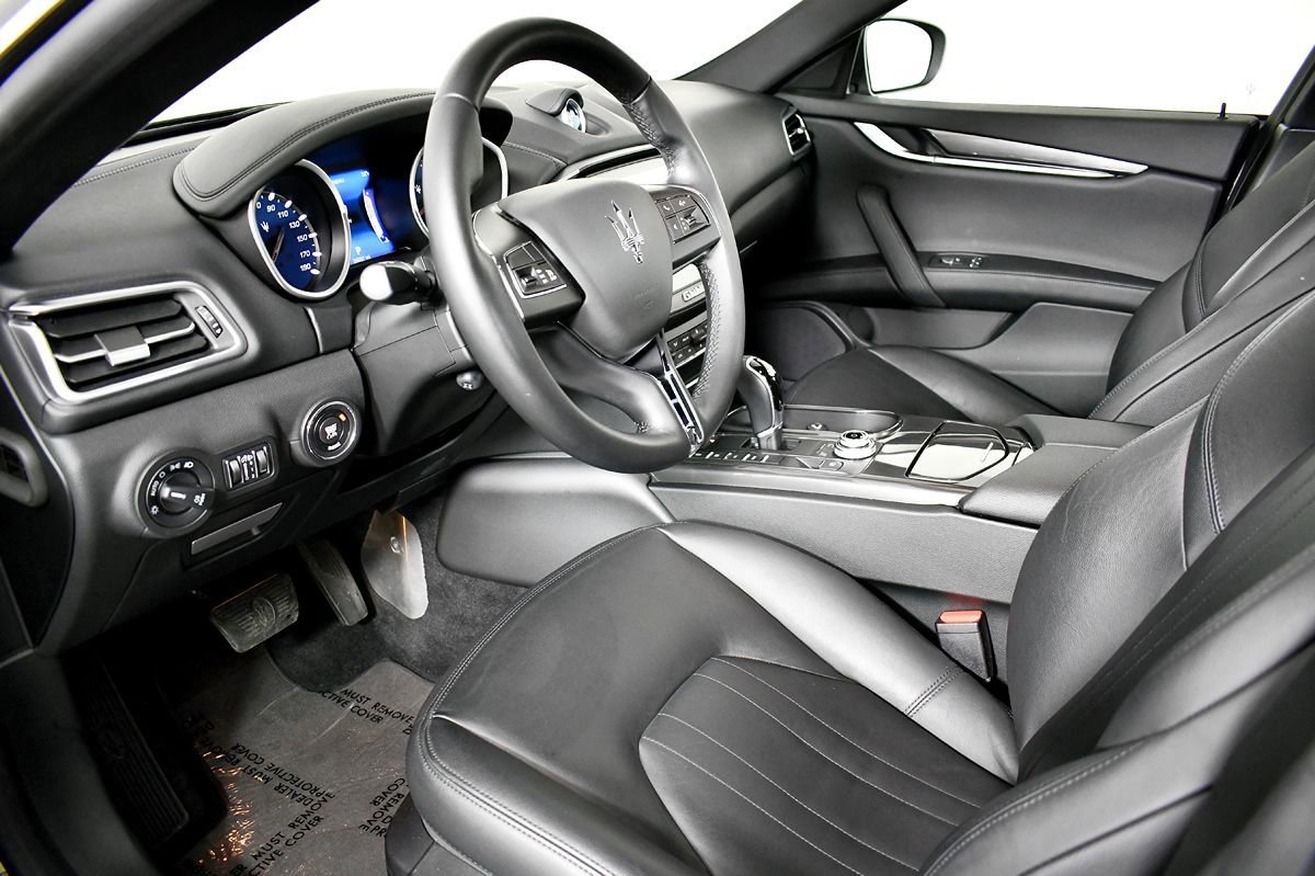 Used 2017 Maserati Ghibli image 32