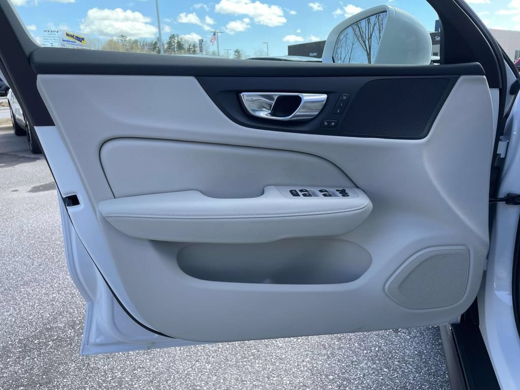 New 2026 Volvo V60 B5 Cross Country Plus w/ Protection Package Premier AWD/4WD image 5