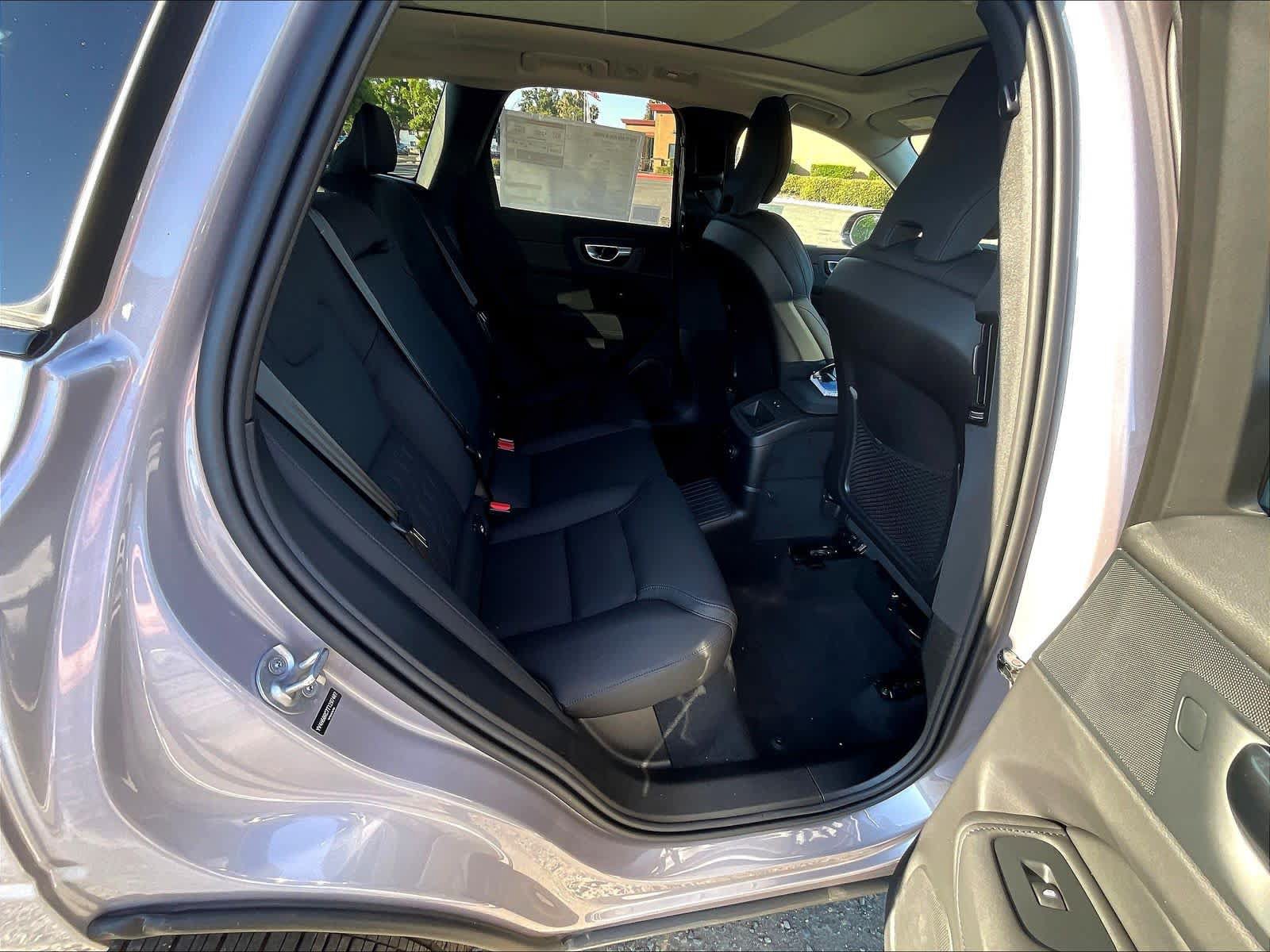 New 2026 Volvo XC60 T8 Plus w/ Climate Package PRO AWD/4WD image 27
