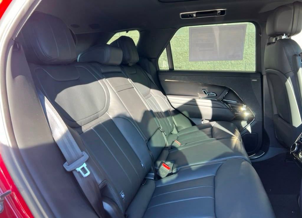 New 2025 Land Rover Range Rover Sport Dynamic SE image 17