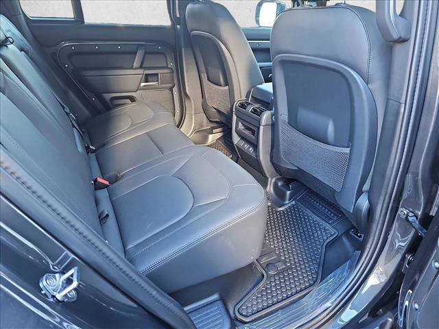 Used 2025 Land Rover Defender 110 X-Dynamic SE image 11