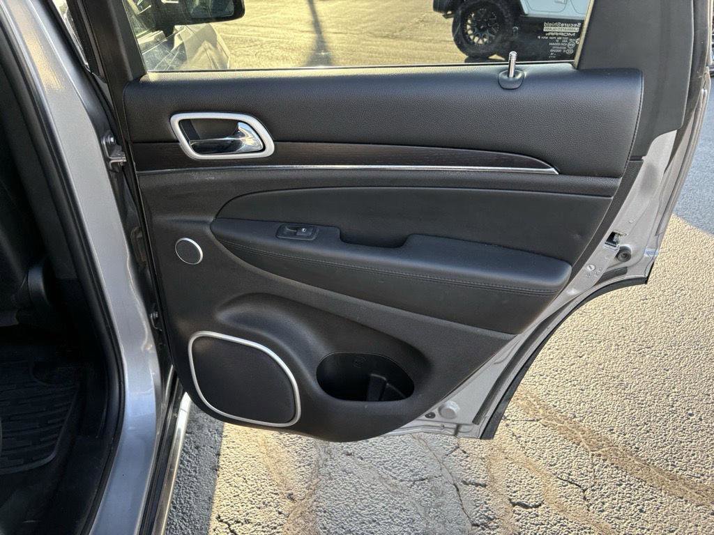 Used 2018 Jeep Grand Cherokee Summit image 19