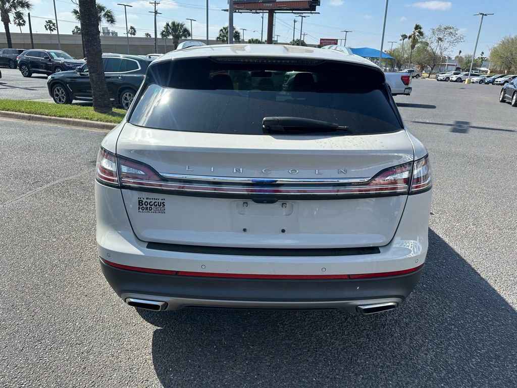 Used 2023 Lincoln Nautilus FWD w/ Premium Package image 5