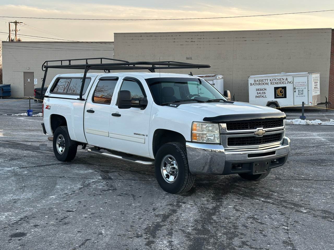 Used 2009 Chevrolet Silverado 2500 LT w/ Suspension Package, Off-Road image 3