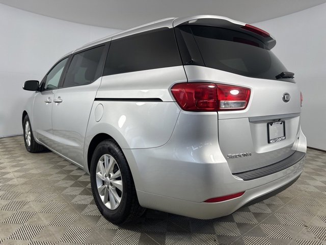 Used 2016 Kia Sedona LX image 5