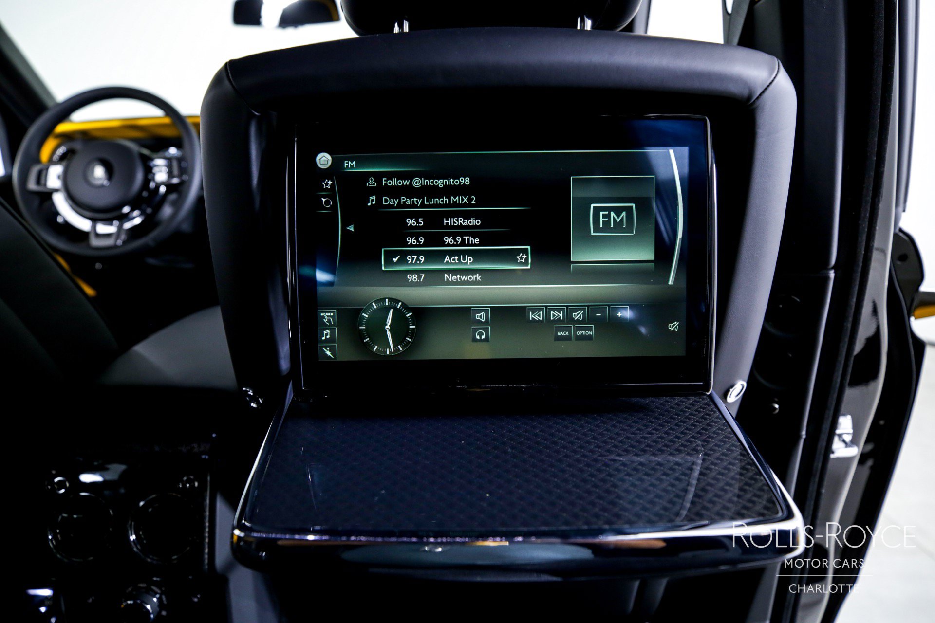 Certified 2024 Rolls-Royce Cullinan Black Badge w/ Dark Exterior Package AWD/4WD image 31