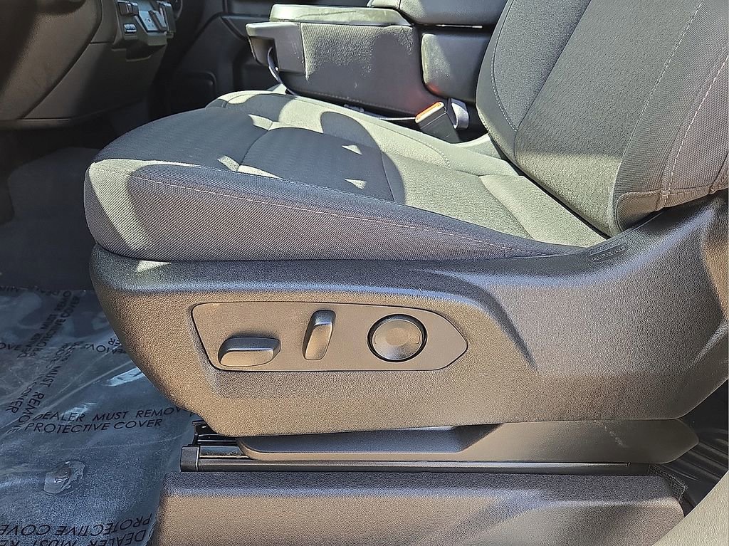 Used 2025 Chevrolet Silverado 2500 Custom w/ Custom Convenience Package image 25