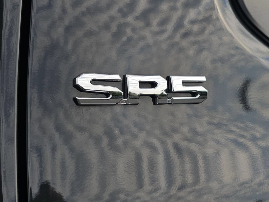Used 2025 Toyota Tacoma SR5 AWD/4WD image 20