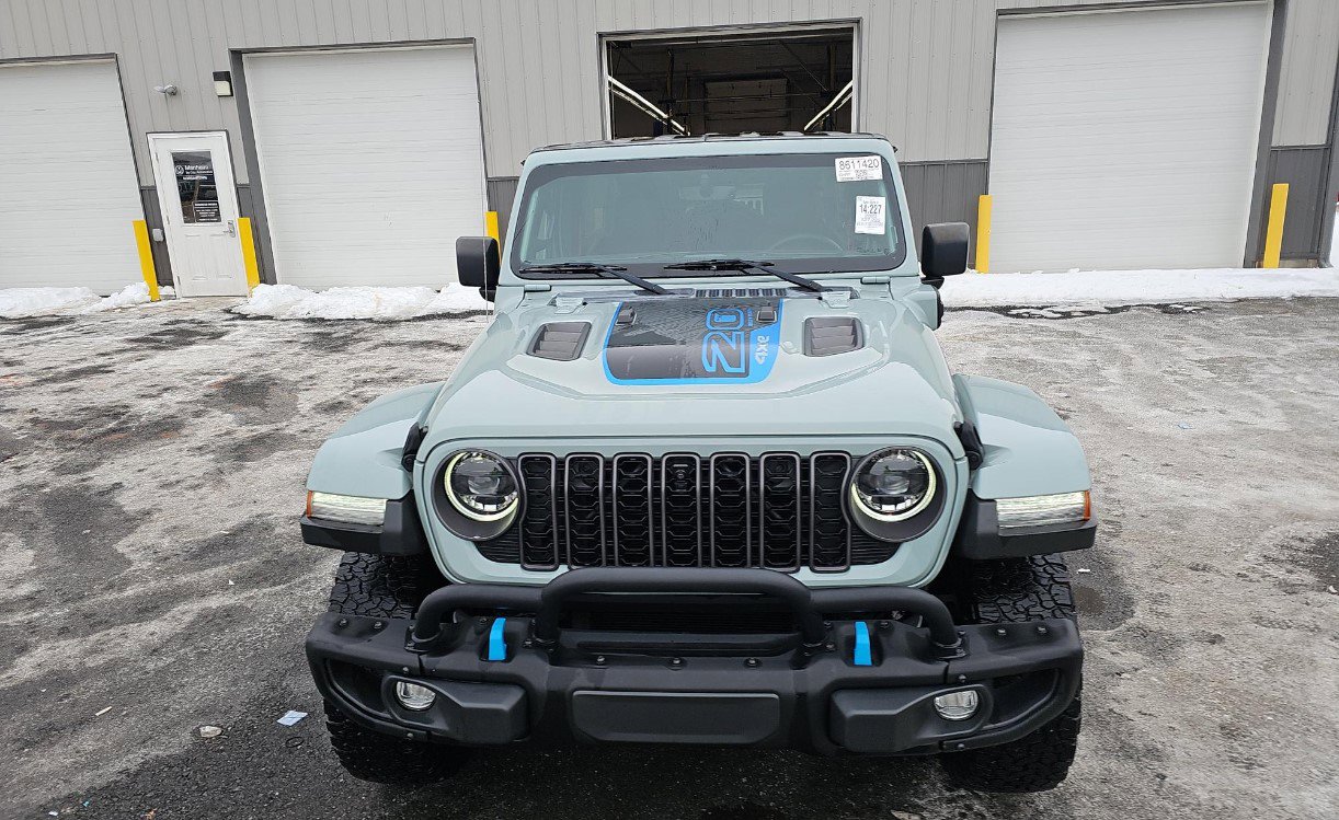 Used 2023 Jeep Wrangler Unlimited Rubicon 4xe image 3