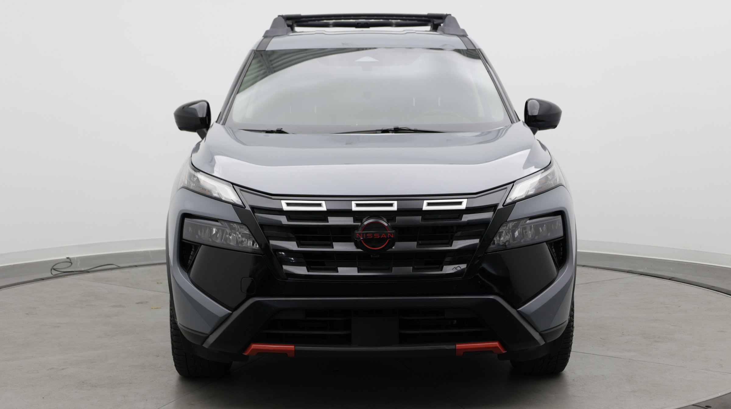 Used 2025 Nissan Rogue SV AWD/4WD image 2