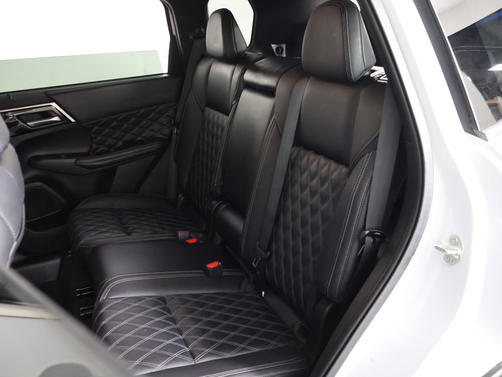 Used 2022 Mitsubishi Outlander SEL AWD/4WD image 34