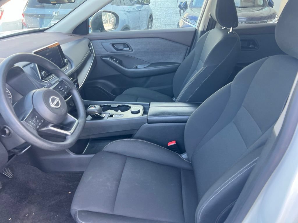Used 2023 Nissan Rogue S AWD/4WD image 9