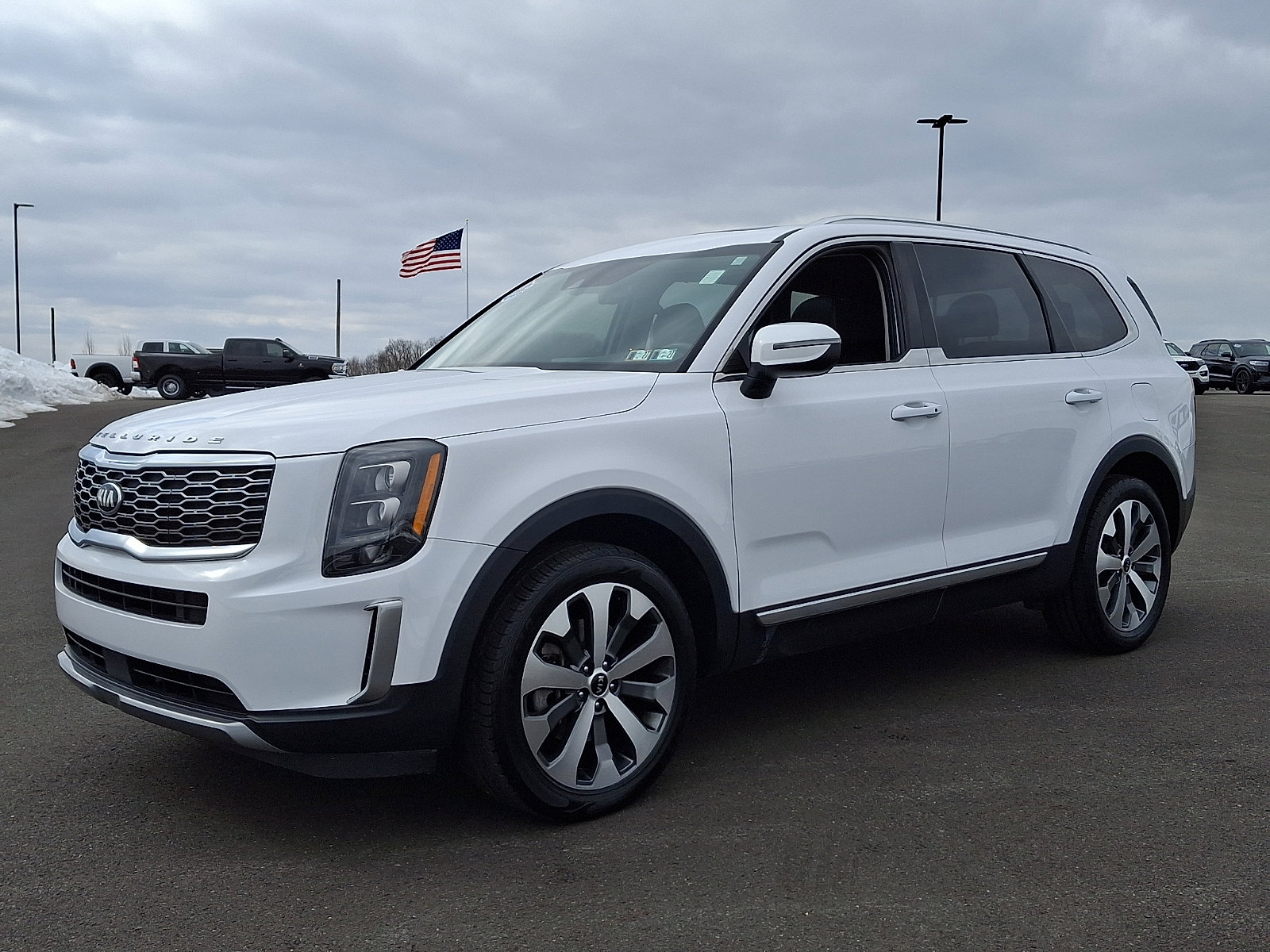 Used 2021 Kia Telluride EX w/ EX Premium Package image 3