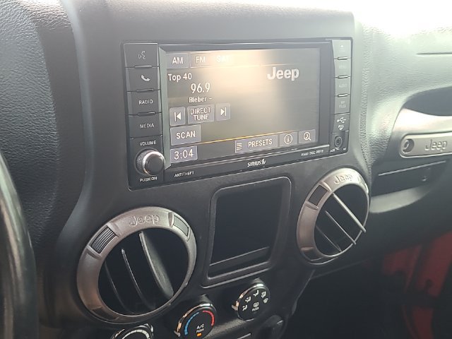 Used 2018 Jeep Wrangler Unlimited Sport w/ Connectivity Group AWD/4WD image 18