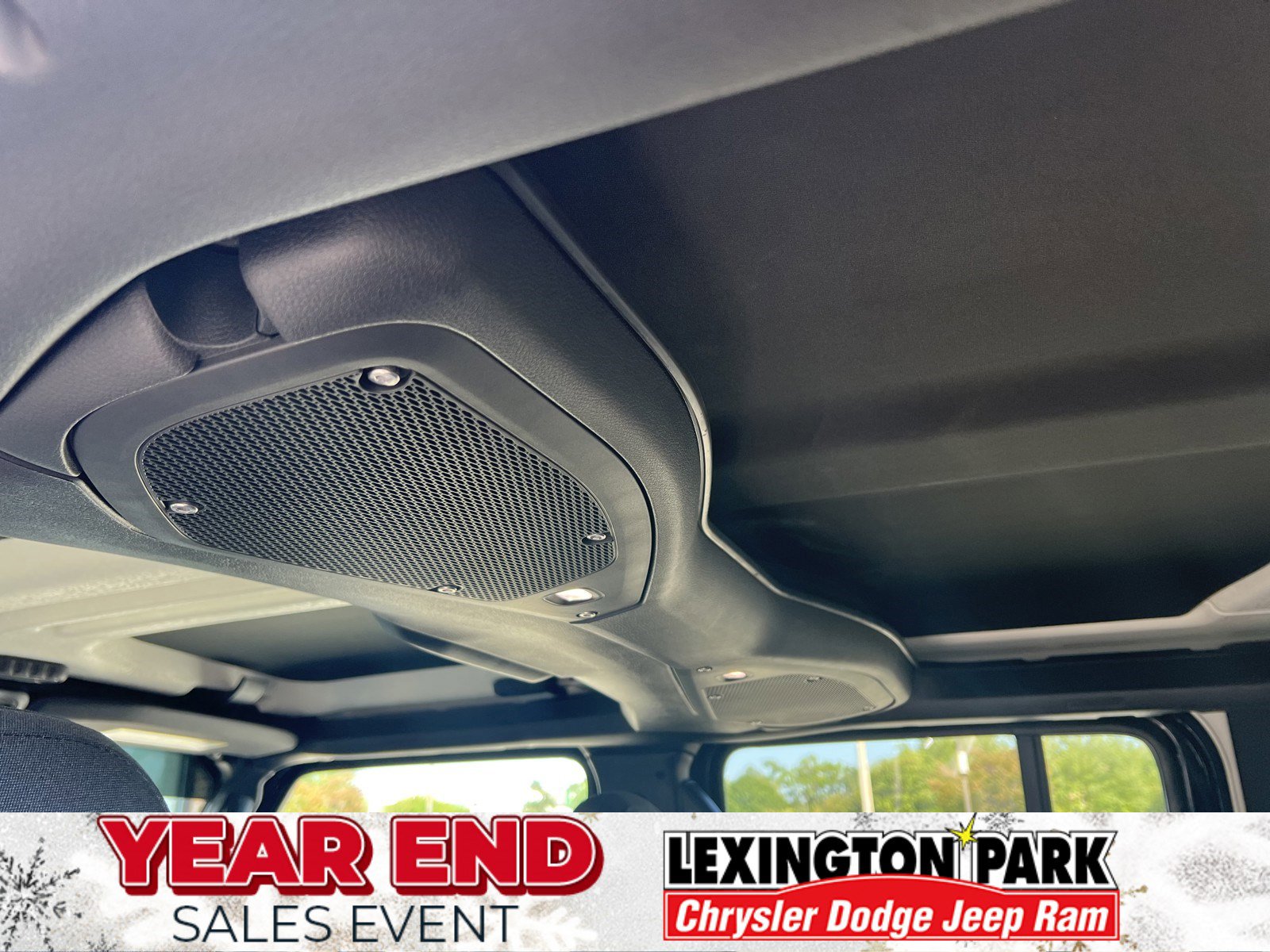 Used 2024 Jeep Wrangler Sahara w/ Technology Group image 11