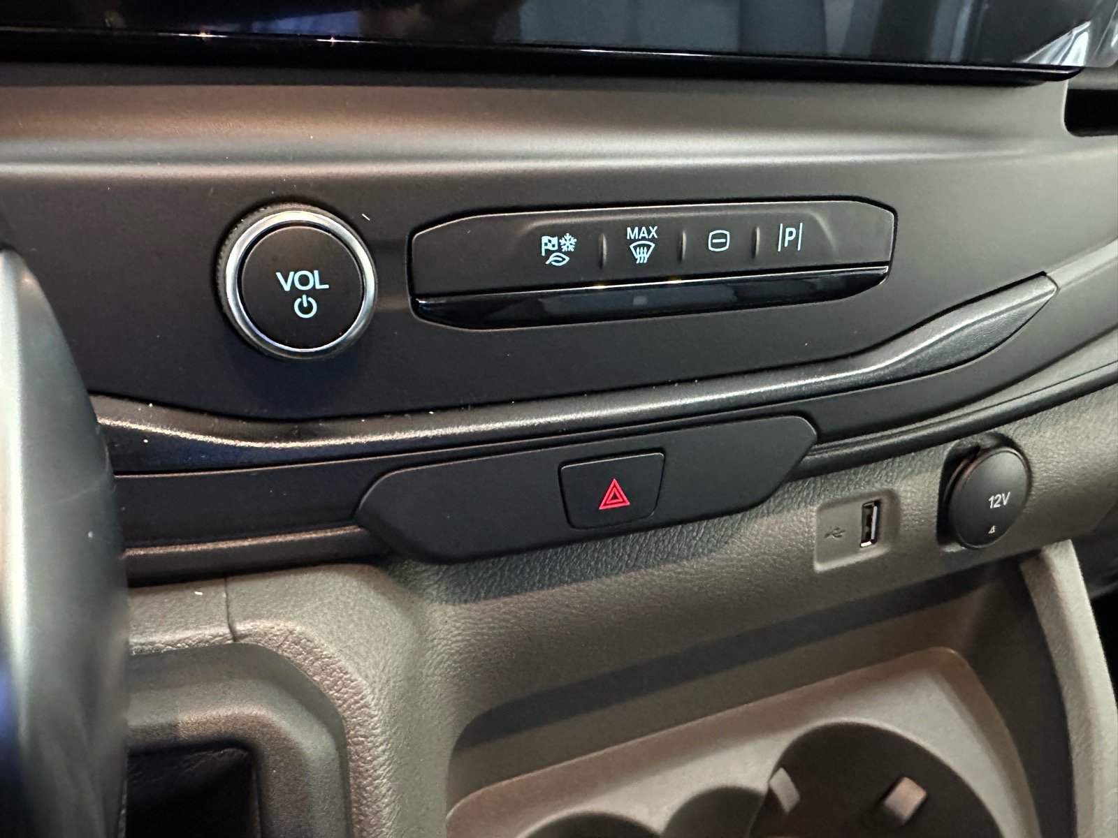 New 2026 Ford Transit 250 148 Medium Roof w/ Load Area Protection Package image 37