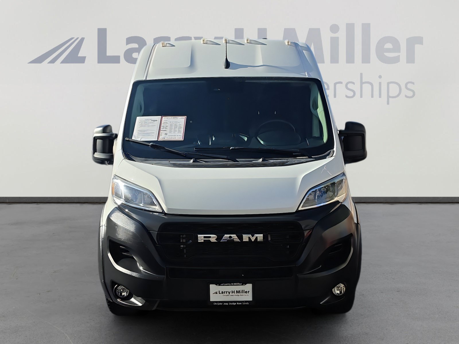 Used 2025 RAM ProMaster 2500 w/ Convenience Group FWD image 8