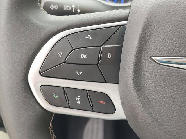 Used 2025 Chrysler Pacifica Select FWD image 20