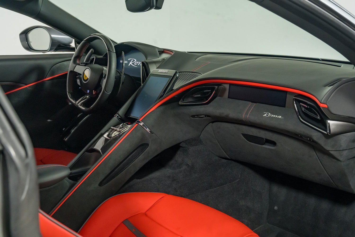 Used 2022 Ferrari Roma RWD image 27