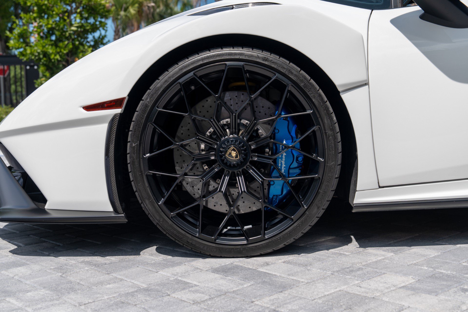 Used 2021 Lamborghini Huracan STO RWD image 12