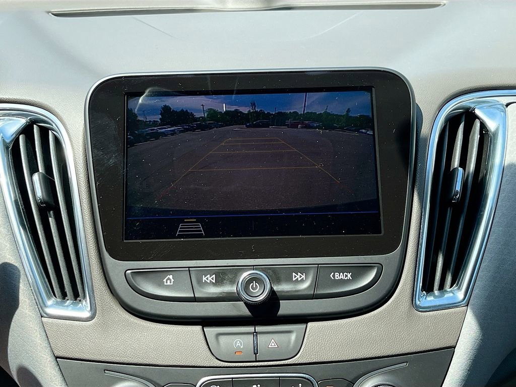 Used 2020 Chevrolet Malibu LT FWD image 23
