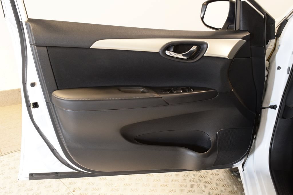 Used 2018 Nissan Sentra S FWD image 9