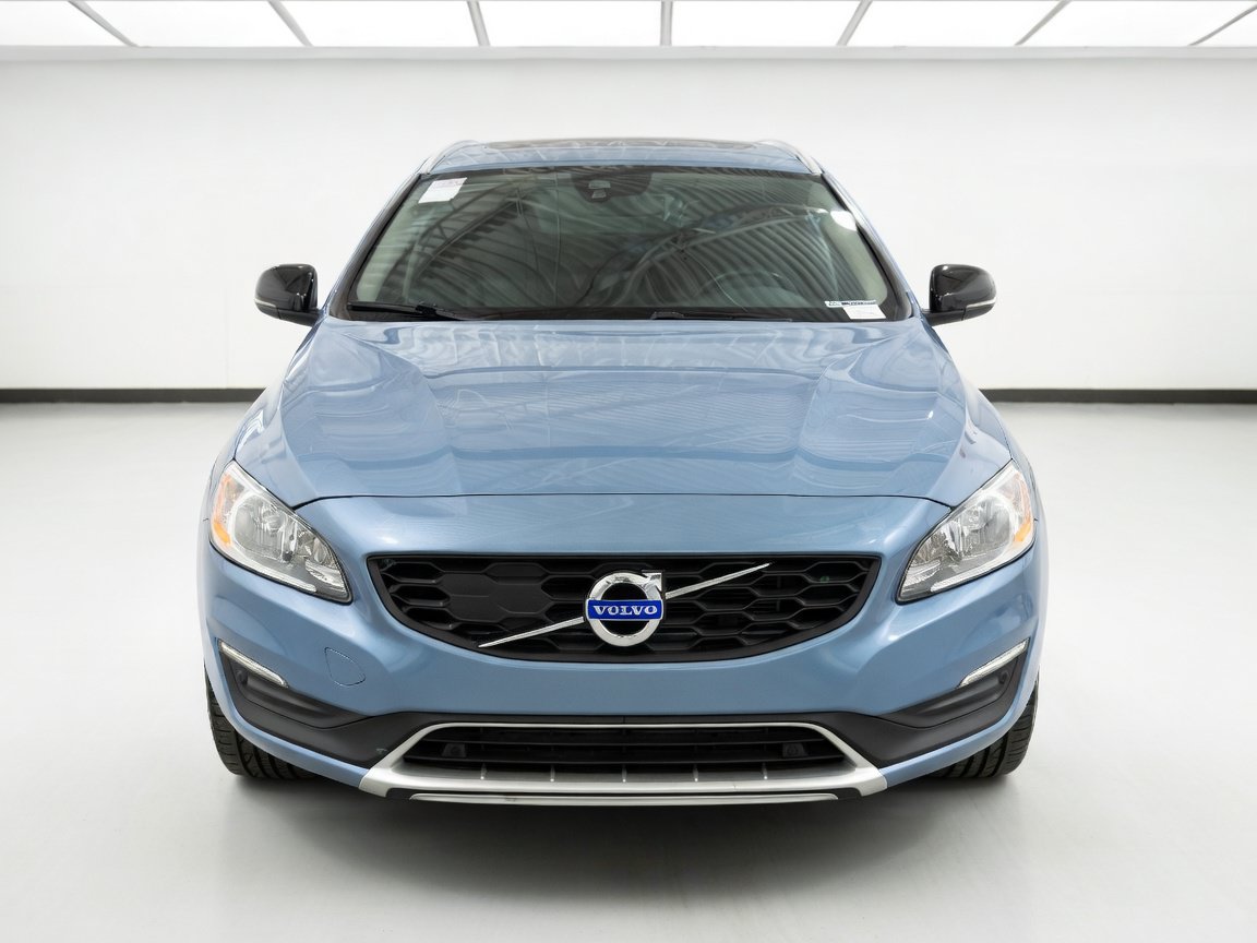 Used 2018 Volvo V60 T5 Cross Country w/ Convenience Package AWD/4WD image 2